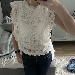 Jättegullig topp🤍 - Jättegullig blus som inte kommer till användning.🤍
