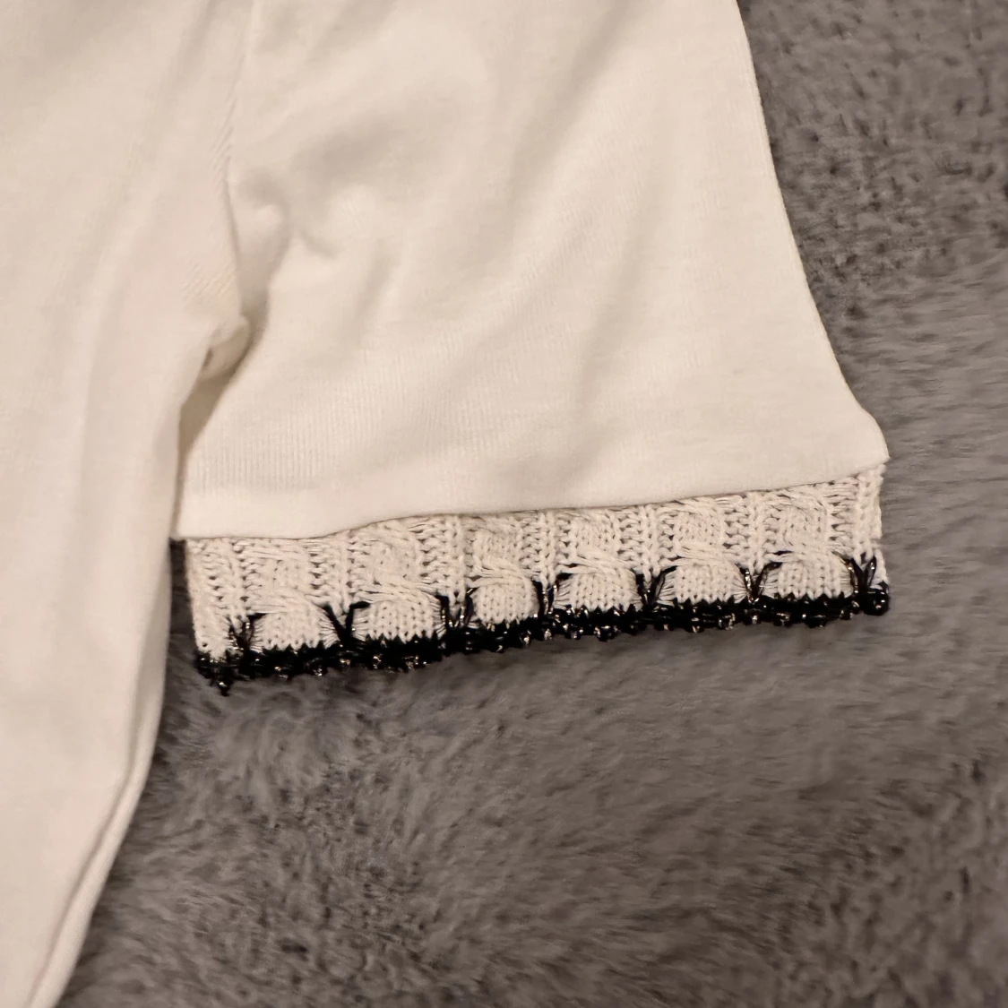 Zara t shirt med ärmdetaljer - 90