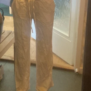 Linne byxor - Linne byxor som är för små