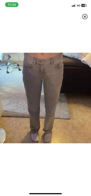 Jättefina low waist jeans från Gina, används fåtal ggr🫶🏼