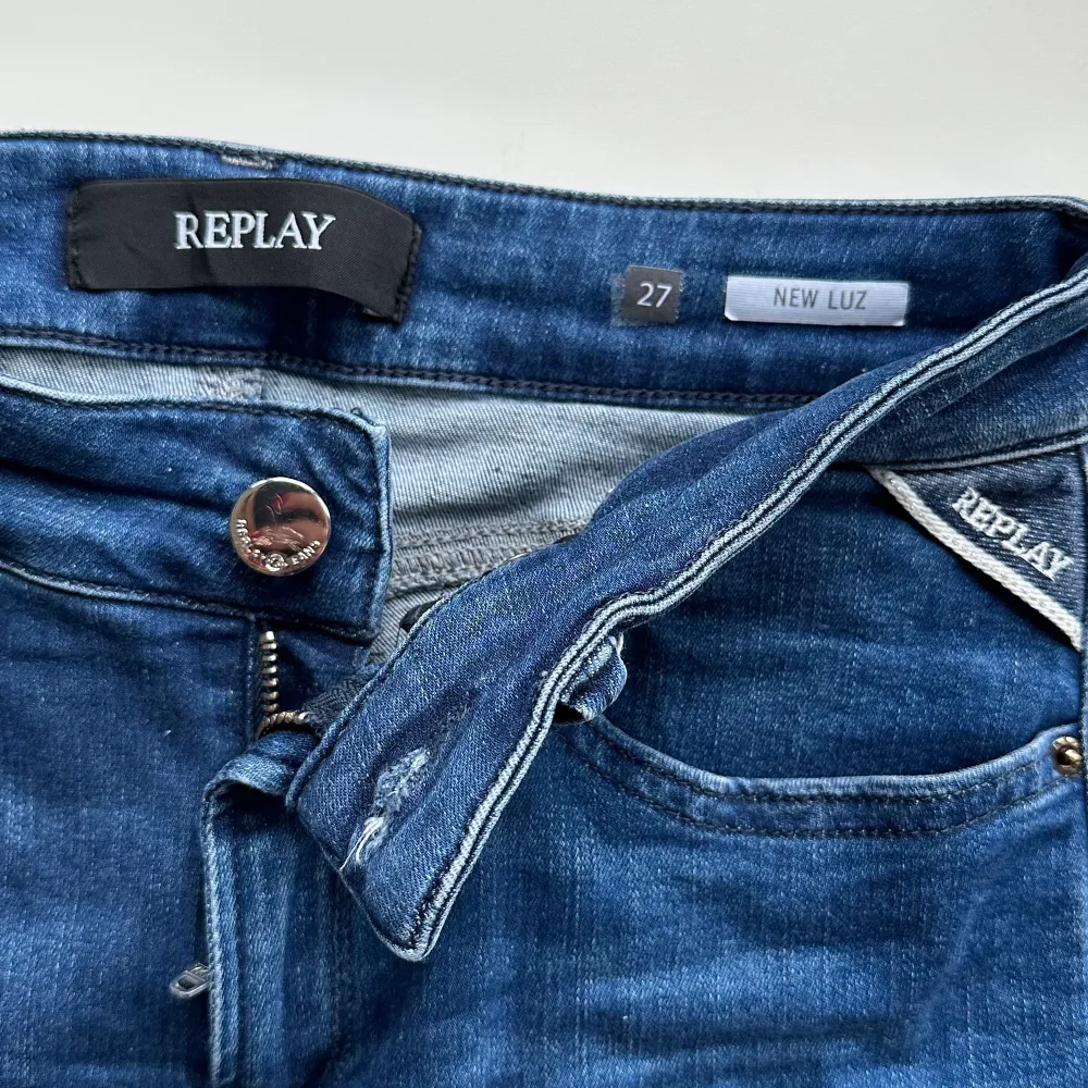 Nästan som ny Replay jeans storlek 27, lågt midjan . Jeans & Byxor.