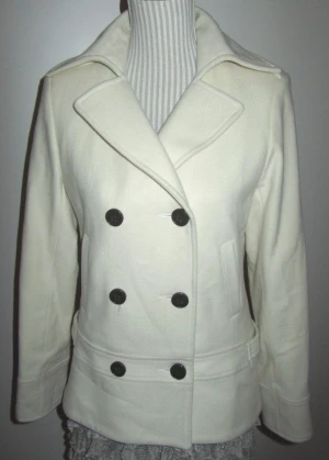 Naf Naf /Vintage jacka i toppskick/ lamm ull Stl M  - Kanon skick! Lite använd ! Märke Naf Naf i Stl 40  75% lamm ull  