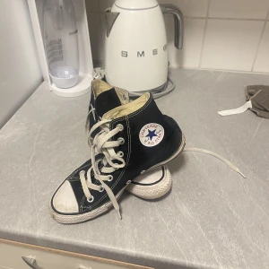 Svarta converse  - Säljer mina svarta converse i storlek 38, då dom inte kommit till användning på senaste! 