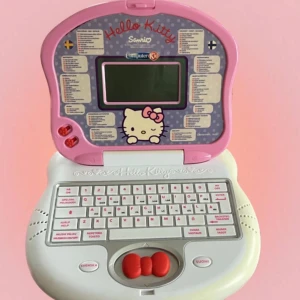 Hello Kitty dator - Säljer min hello Kitty dator som jag haft som liten🎀🩷