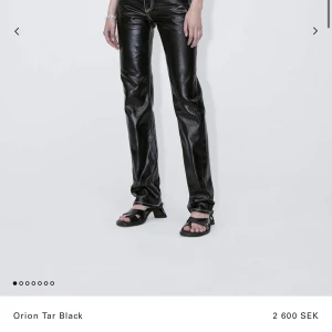 Eytys byxor - Skitcoola byxor från eytys. Alla lappar kvar och de är helt oanvända! Passar till lite festligare tillfällen och är as nice o ha till en vit T-shirt bara! Nypris 2600!💓