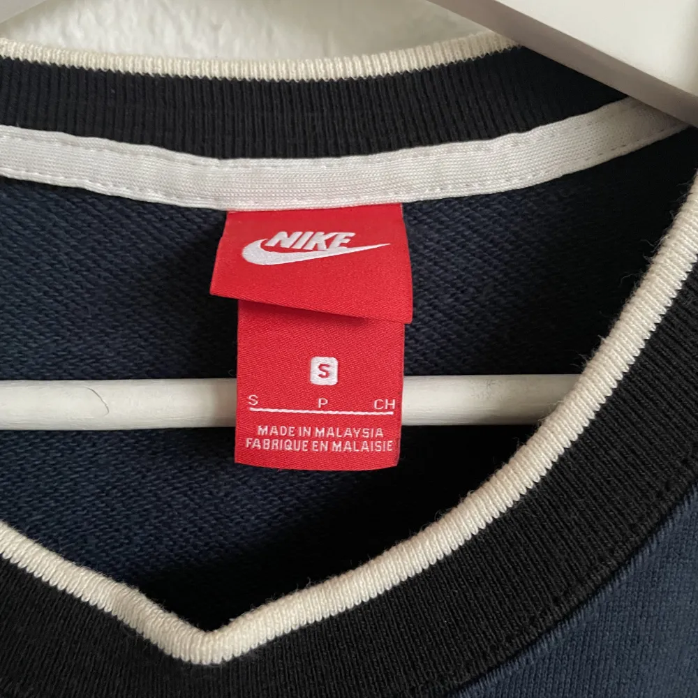 Sweatshirt från Nike - fint använt skick💙. Hoodies.