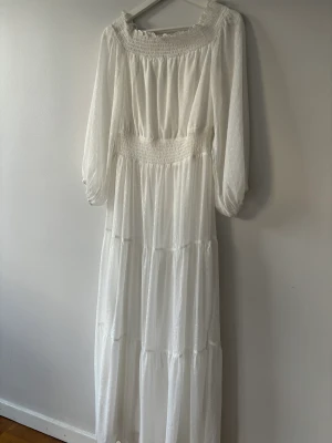 Klänning köpt i USA - Ny klänning köpt på JVY penny USA. Väldigt fin och fräsch. 