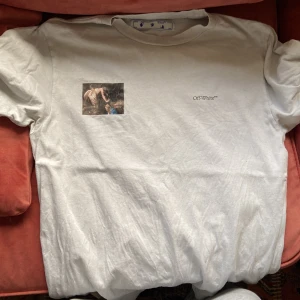 off white - En off white som jag inte använder längre som jag säljer skriva om min är sugna på att köpa mitt telefonnummer är 076-015 59 25