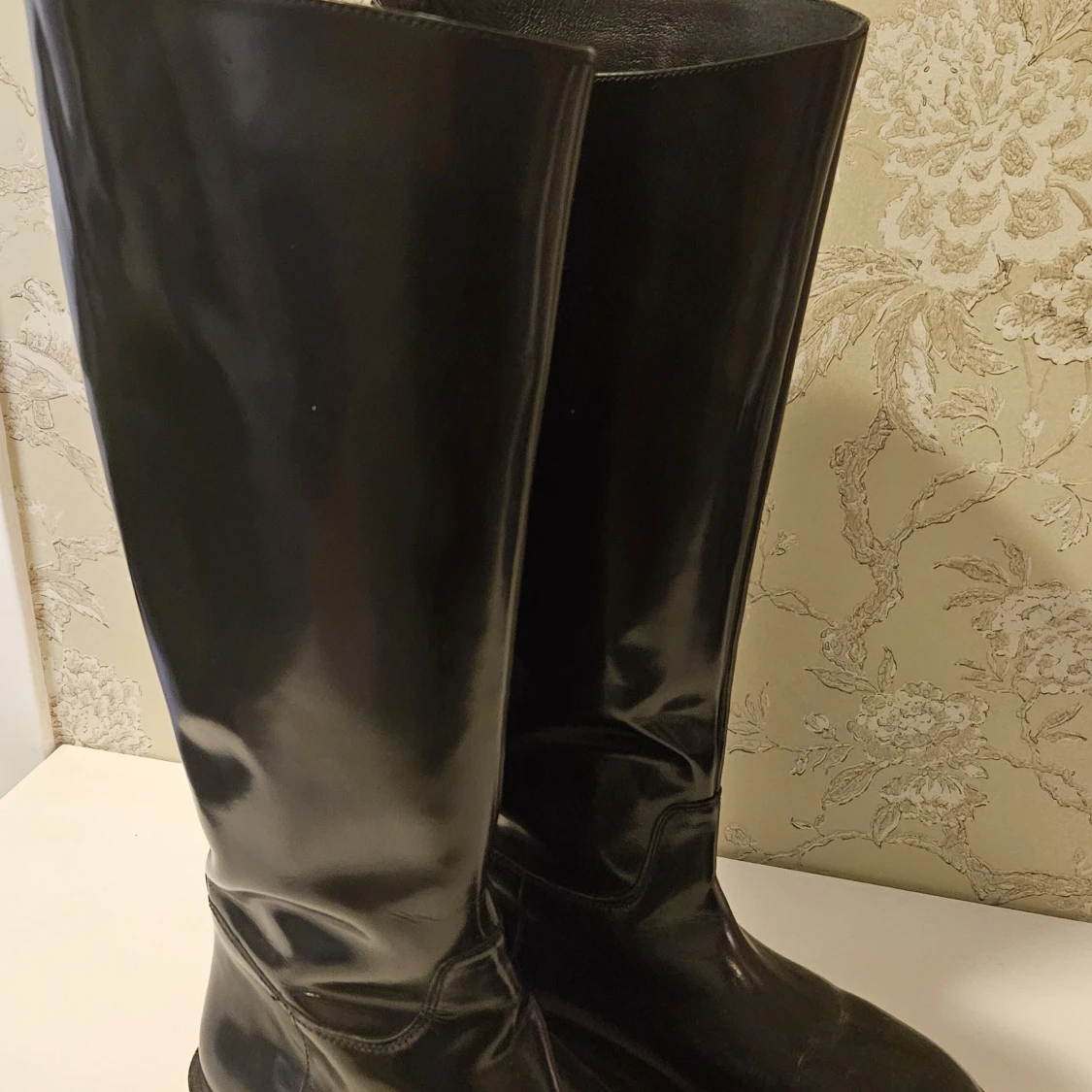 Svarta läderstövlar stl 37 - 90