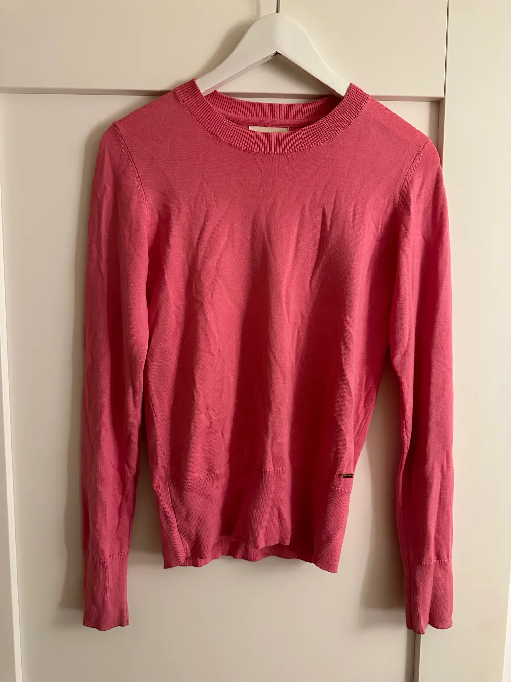 En tunn rosa tröja från Lindex, Holly White, knappt använd, är i storlek S. Tröjor & Koftor.