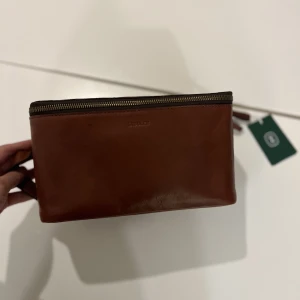 Nessecär saddler - Oanvänd nessecärväska, prislapp kvar Nypris 1399kr