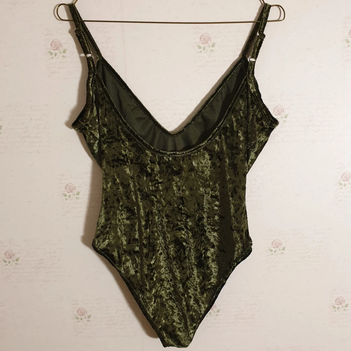 Body i mörkgrön velour  - 90