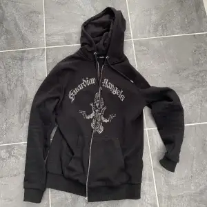 Limitemerad hoodie som inte längre säljs! Knappt använd.