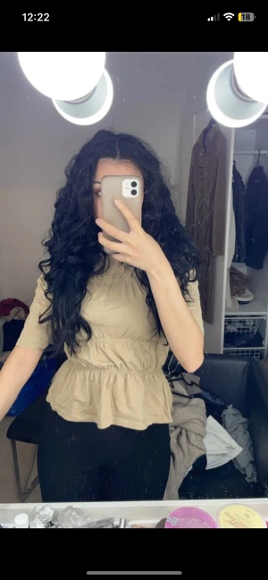 Peplumtopp gina tricot - Storlek xs oanvänd 