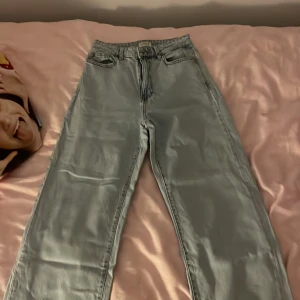 Ljusblåa jeans  - I modellen Hanna bra skick 