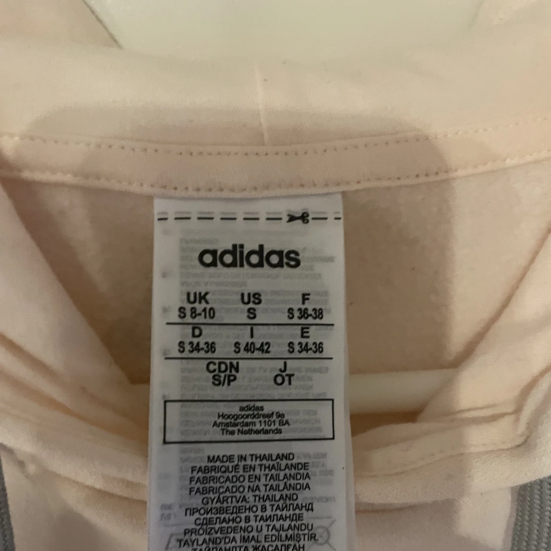 Rosa grå Adidas Hoddie. - 91