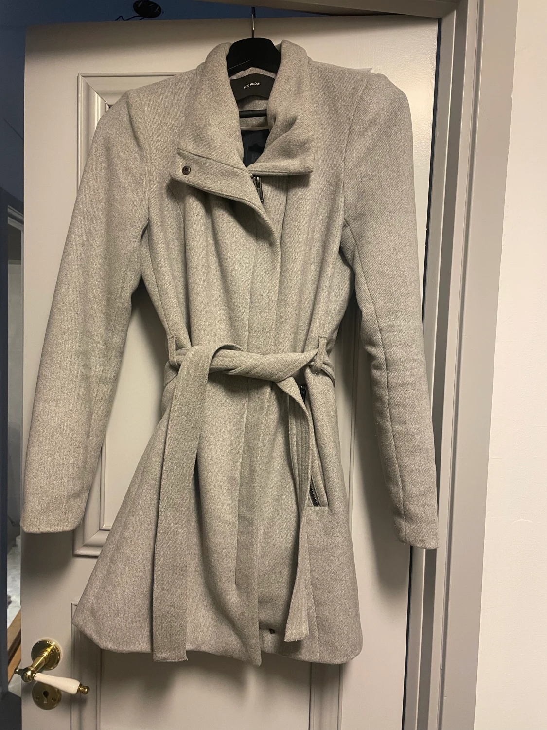 Grå kappa från Vero Moda - 90