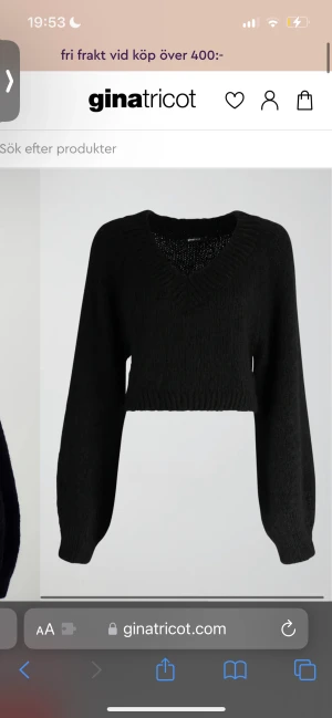 Stickad tröja - Stickad tröja från Ginatricot, använd 3 gånger och säljer för jag inte hittar användning för den tyvärr🩷 köpt för 400kr💘