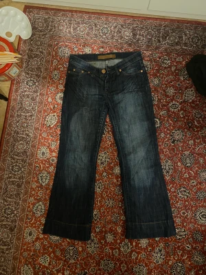 2000s Jeans - 2000s low-waisted jeans.  Bootcut! 