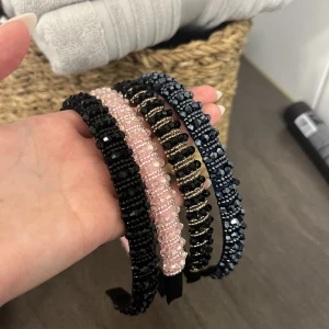 Diadem - Oanvända, finns 4 st totalt. 30kr/st 