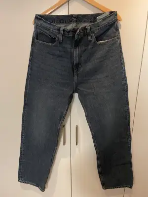 Oanvända jeans från levi i stolen 34x34.