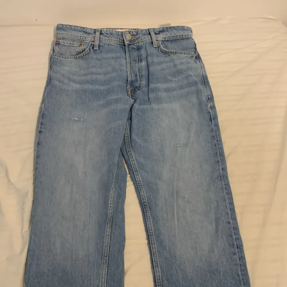 Nästan aldrig använd pågrund av att den är för stor, passform loose.. Jeans & Byxor.