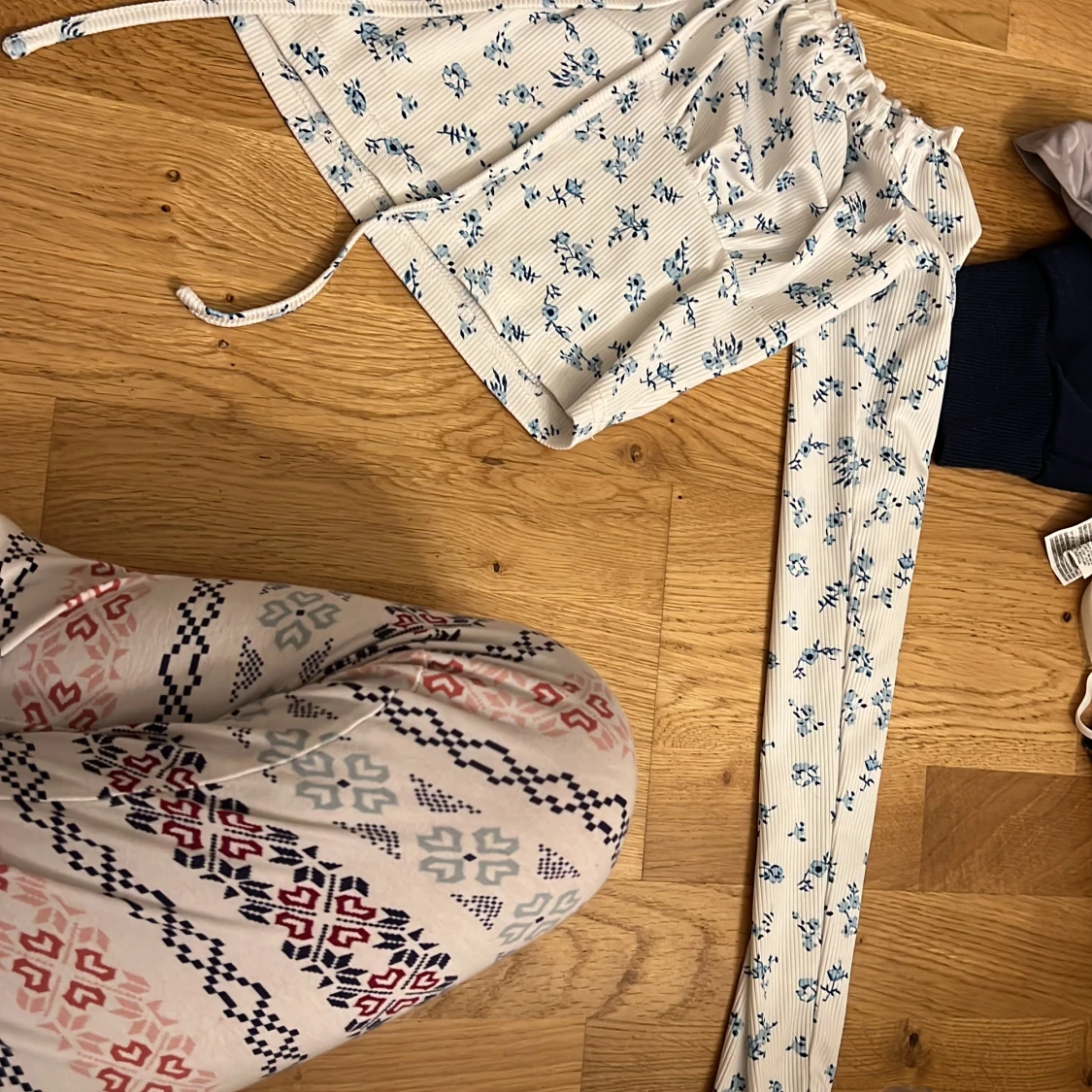 Fin blommig tröja - 90