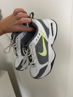 Nike skor  - Supersnygga Nike skor, säljs då de inte kommer till användning❤️ endast använda ett fåtal gånger! 