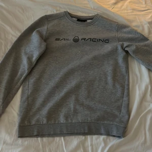 Sail Racing sweatshirt - Säljer eftersom att den inte används 