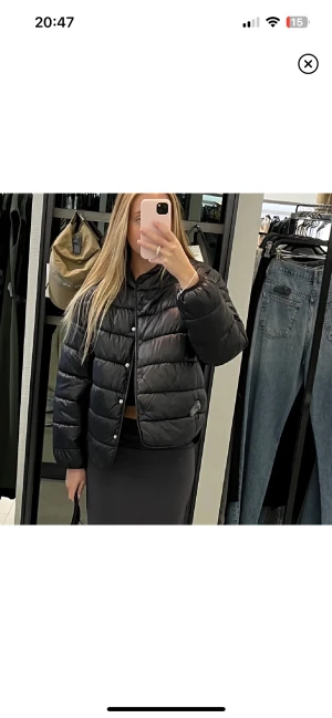 Zarajacka - Supersnygg jacka från zara. Superfint skick. Storlek xs-s💕