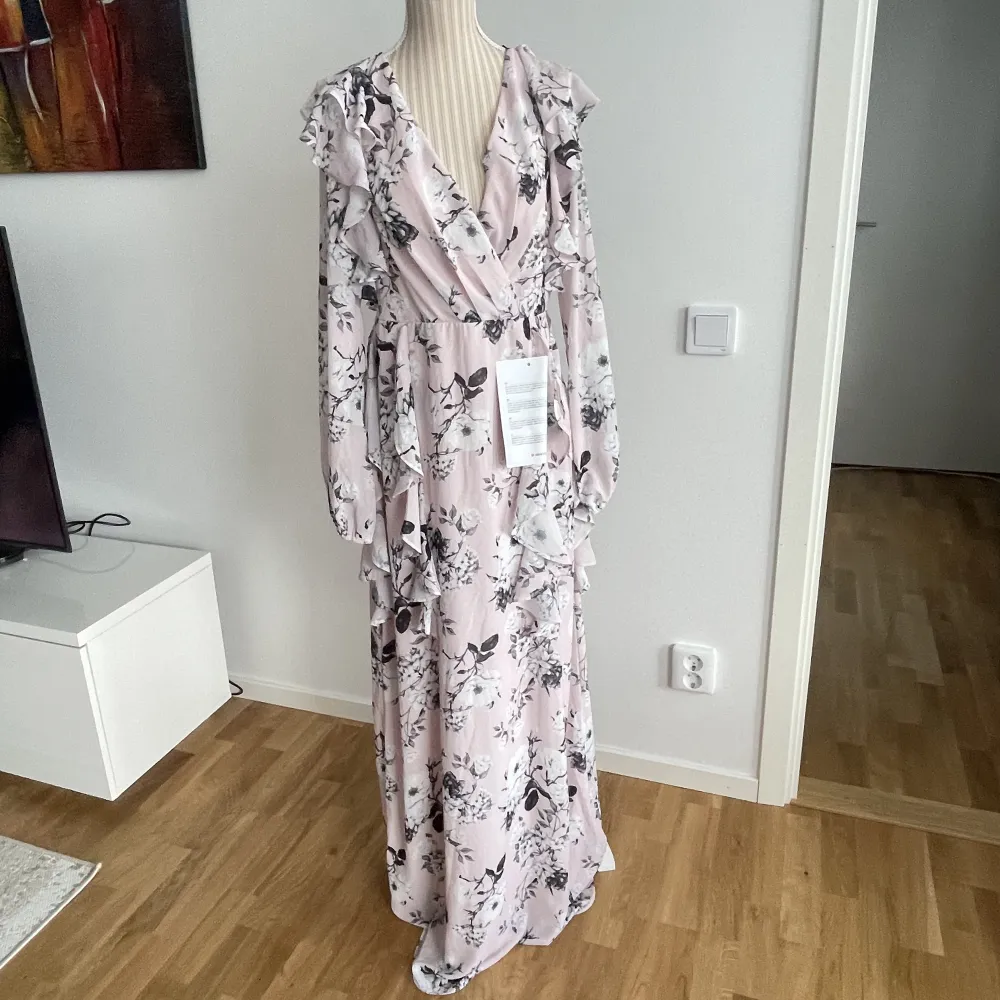 Fest klänning Cocktaildress Maxi St 38 Längd från midjan 116 cm . Klänningar.