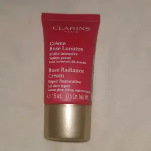 Clarins  Super Restorative Rose Radiance Day Cream 15ml Helt ny plomberad 