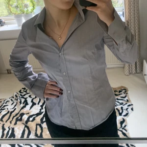 Skjorta  - Skitsnygg skjorta från Zara som inte säljs längre!