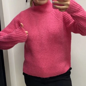 Rosa stickad tröja 💓 - Oanvänd 🫶🫶