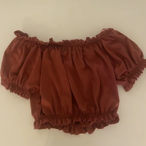 Topp - Jättefin off-shoulder topp