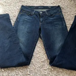 Ett par jättefina Levi’s jeans i ett jättefint skick 