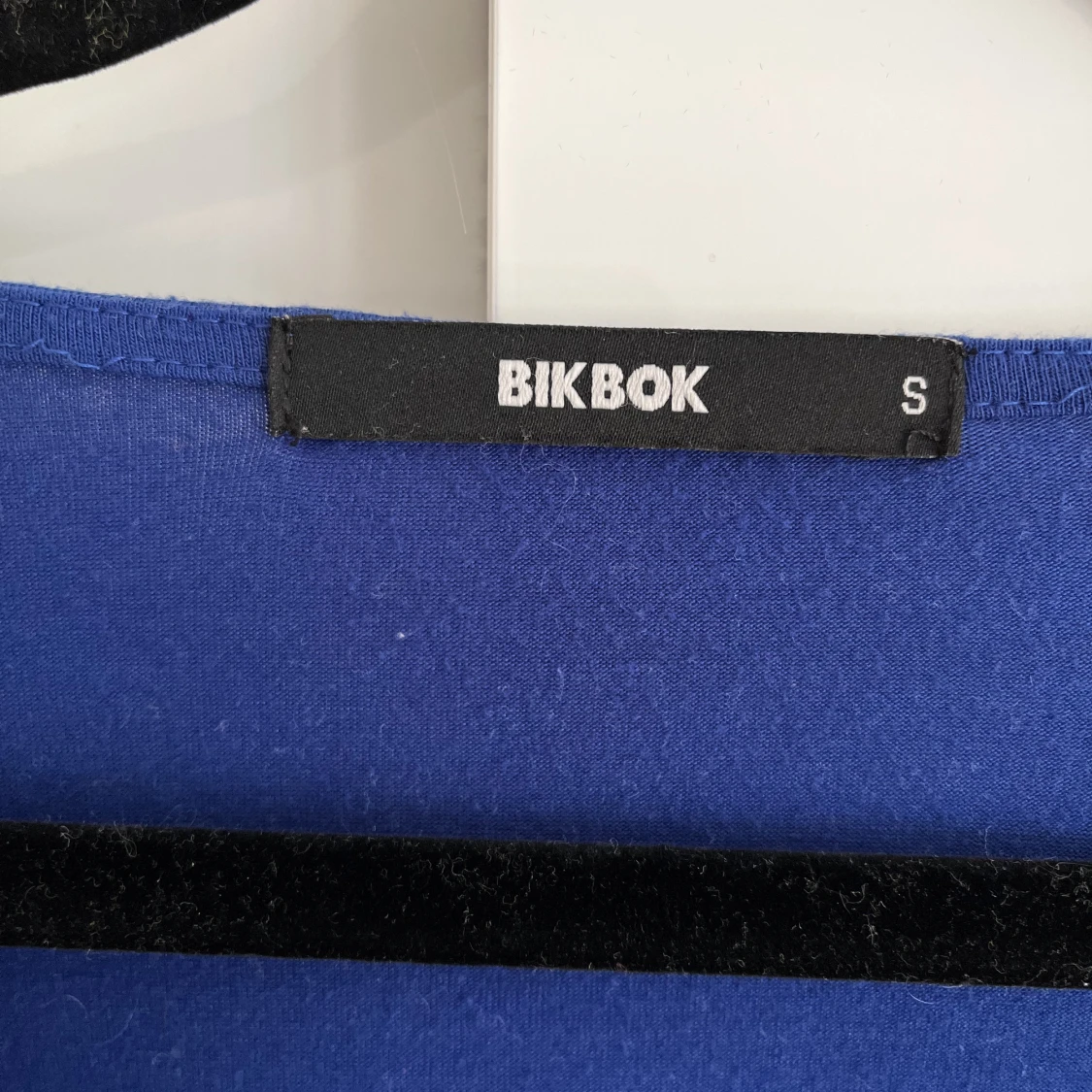 Mörkblå tröja - 91