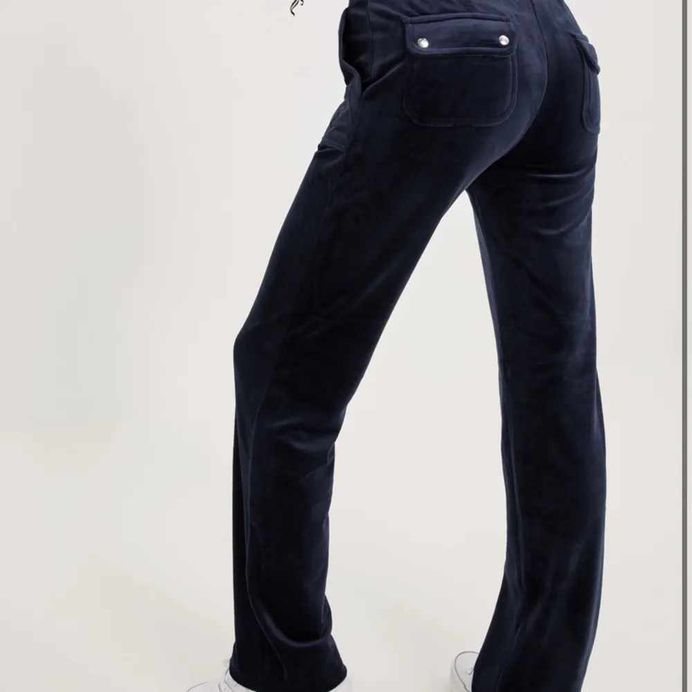Säljs eftersom de har blivit för stora, annars är dom väldigt fina å sköna. Jeans & Byxor.