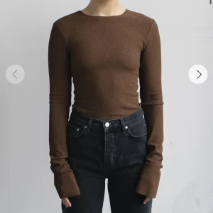 A design  - Säljer superfin tröja från Alice stenlöf. Helt oanvänd med lappen kvar.❤️ Ny pris 499 Mitt pris 400