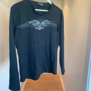 Långärmad Tröja - Cool Långärmad Tröja Med Tryck Storlek: M/S Skick: 9/10