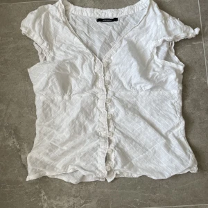 Söt vero moda sommartopp💕 - Supergullig vit sommarblus från vero moda😻