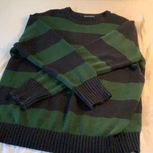 Grön och svart tröja - Jättevarm och skön tröja från brandy Melville i onesize💞💞 