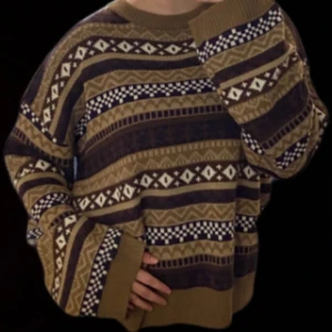 Fin stickad tröja från SHEIN - Stickad tröja från shein. Aldrig använd