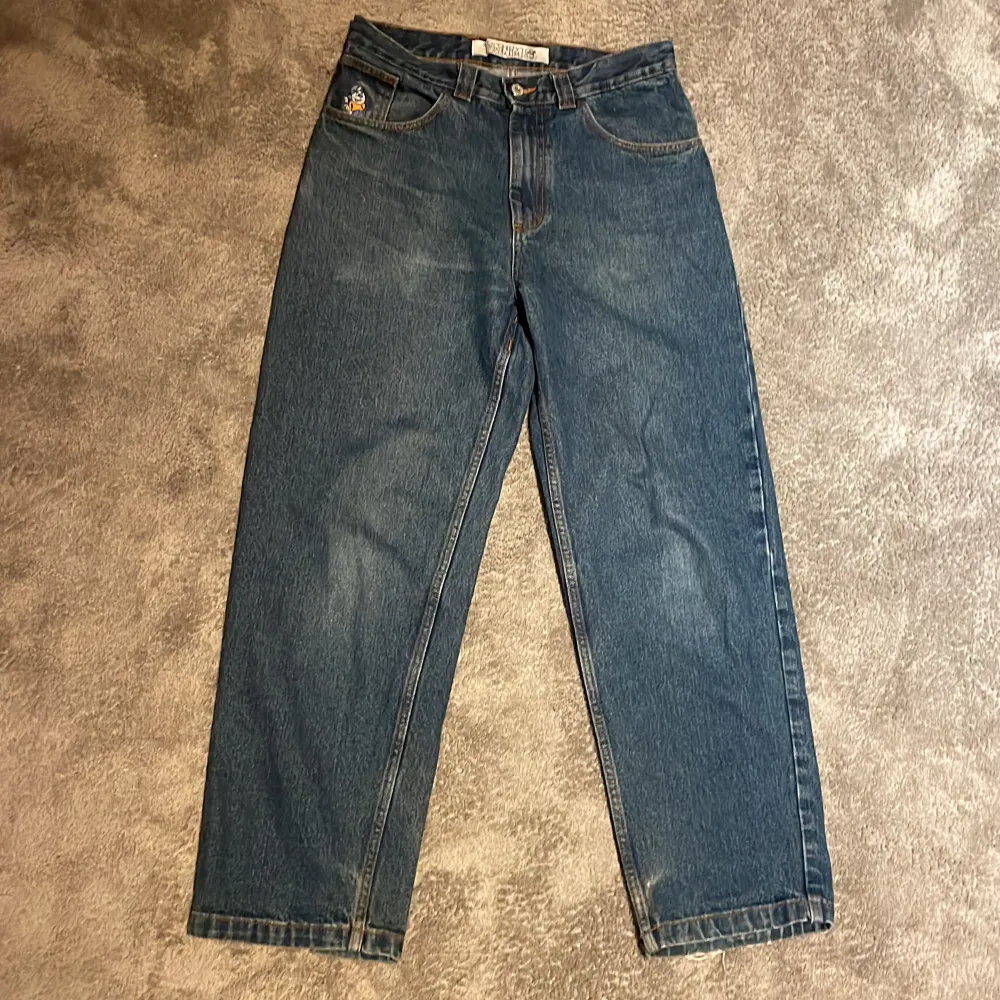 Jag säljer mina Big Boys som jag köpte för cirka ett halvår sedan. De ser mycket ut som nya förutom längst ner där de är lite trasiga.. Jeans & Byxor.