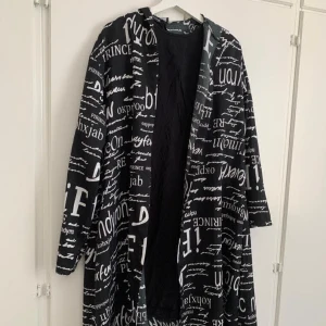 Kofta med linne och byxor  - Kofta med linne och byxor 