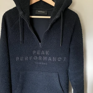 Peak performance hoodie -  Cond 7/10