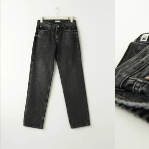 Jeans - Säljer low waist jeans från Gina tricot!! Använd ett fåtal gånger. Som nya.