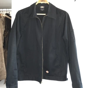 Dickies jacka - Jacka från dickies nyskick! 