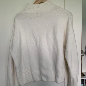 Stickad tröja  - Stickad tröja från & other stories!🤍