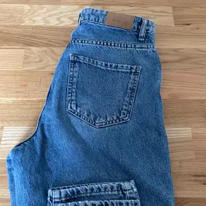 Straight leg jeans från ginatricot  storlek 34  innebenslängd: 67 cm 